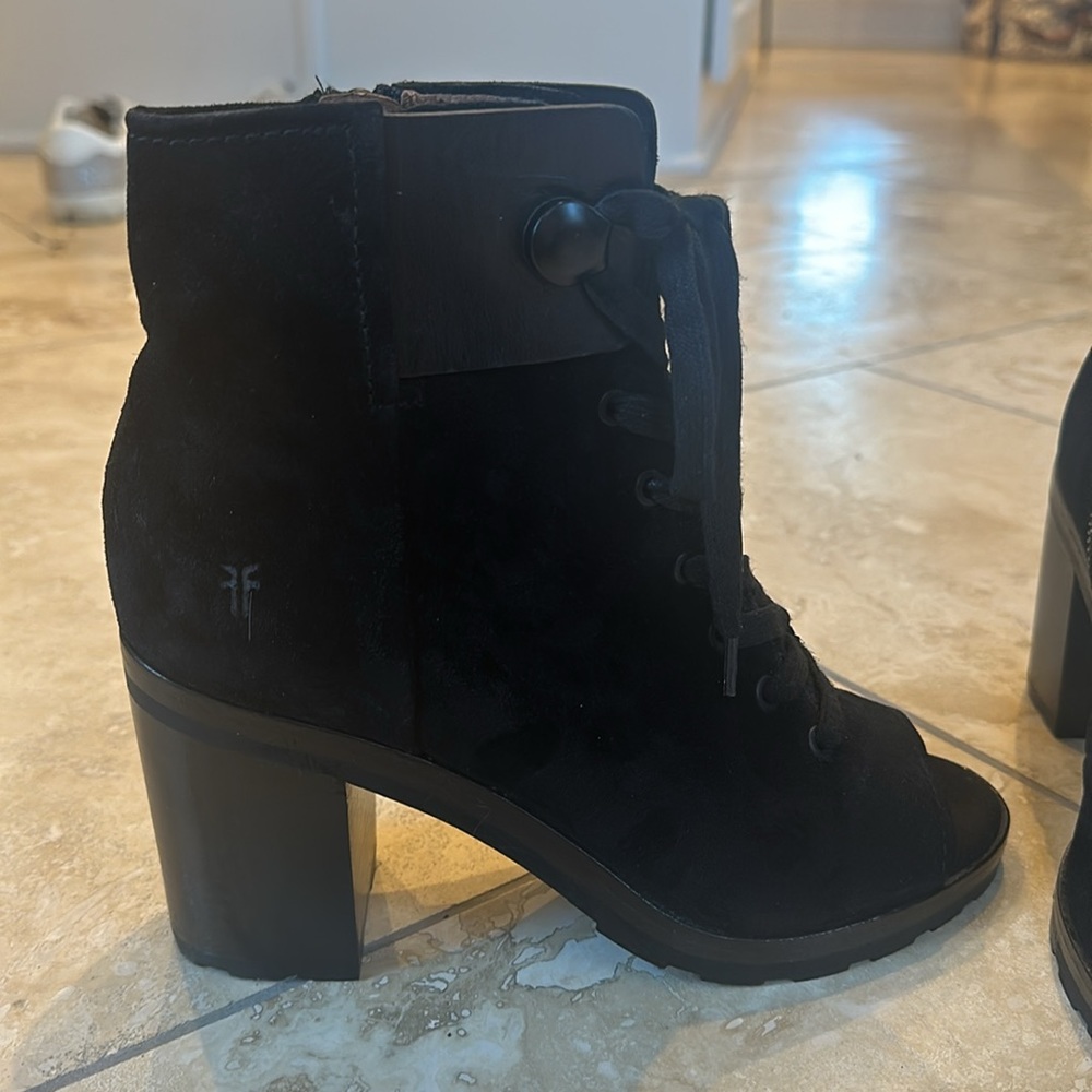 Frye Open Toe Bootie Size 7 - image 3